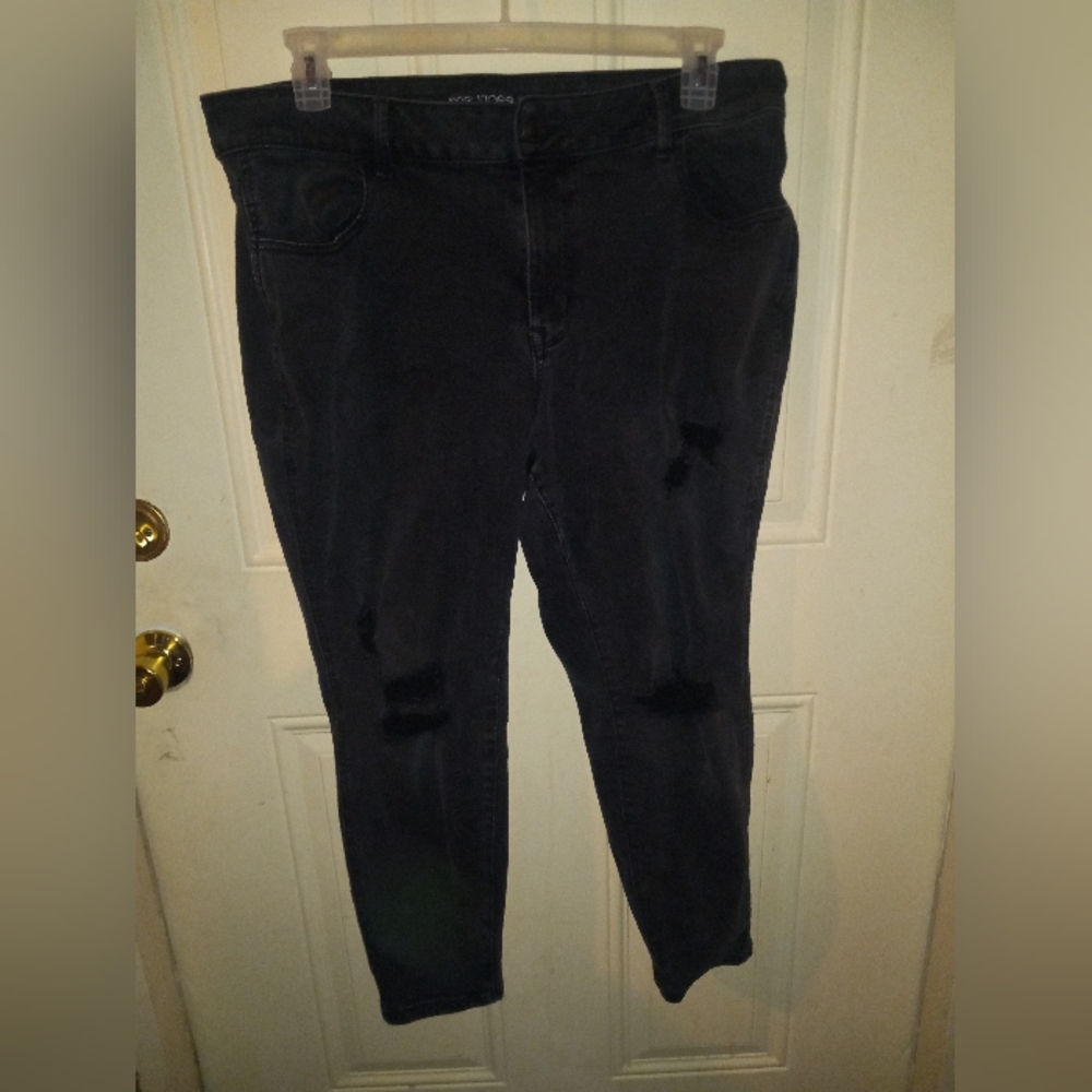 Womens black jeans, size 18w x short.